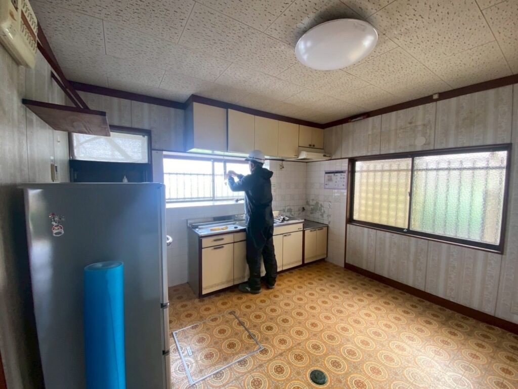 既存内装の解体前の状況 水まわりリフォーム予定現場