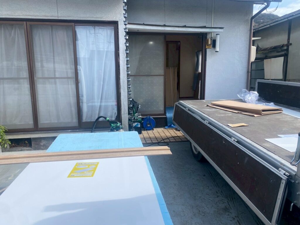 岡山市東区キッチンリフォーム工事 施工進行中の現場風景