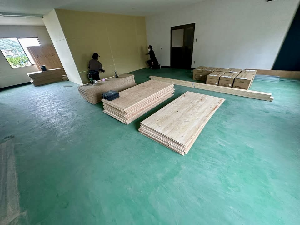 倉庫兼住宅リフォーム工事で資材搬入完了