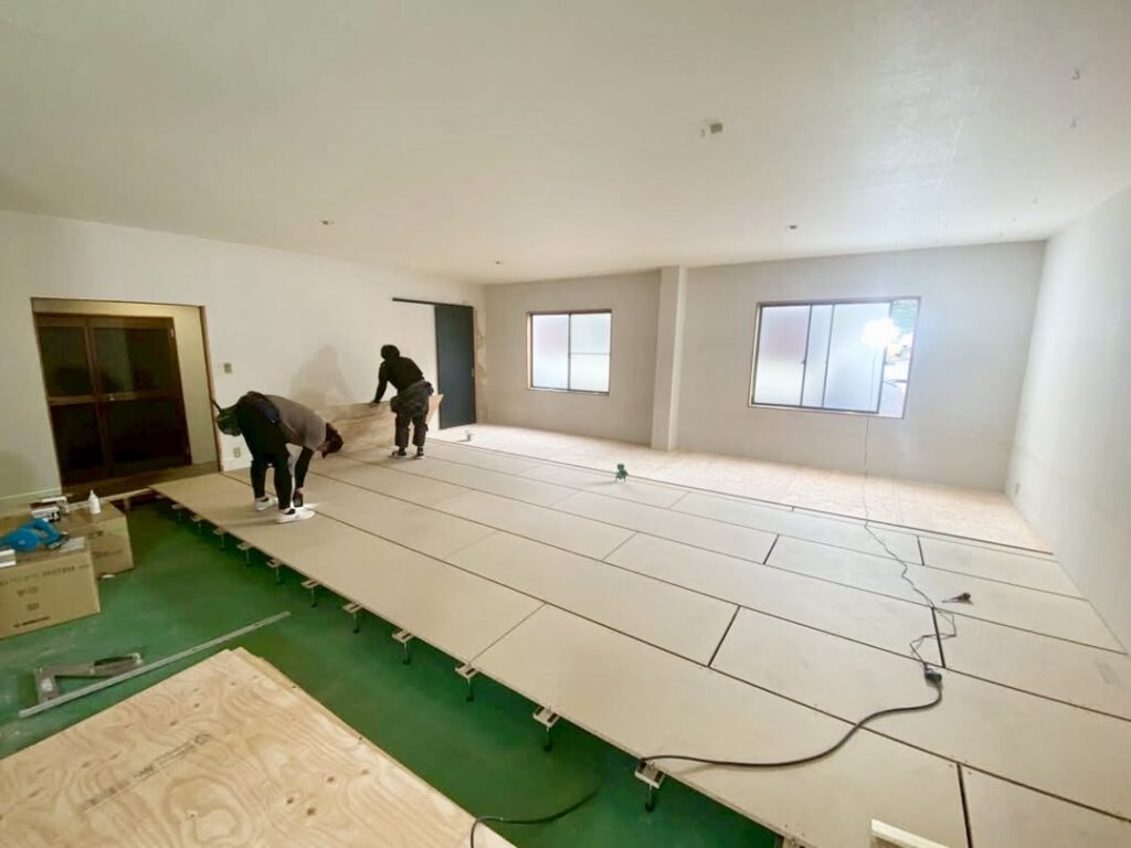 床下地工事が進んでいる様子