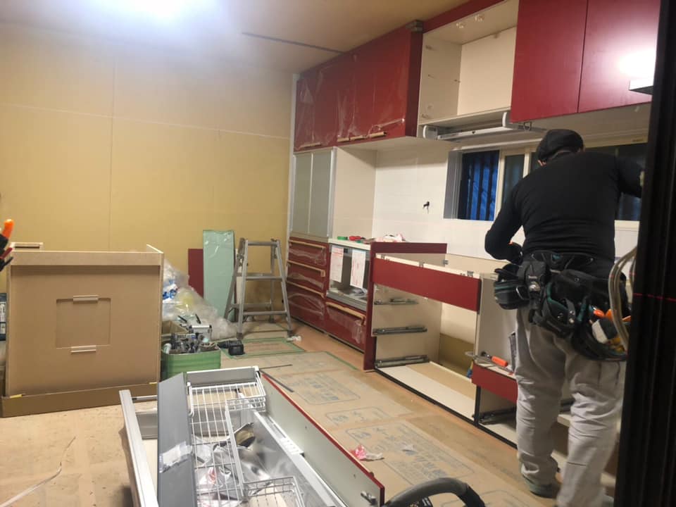 岡山リフォーム システムキッチン　施工中