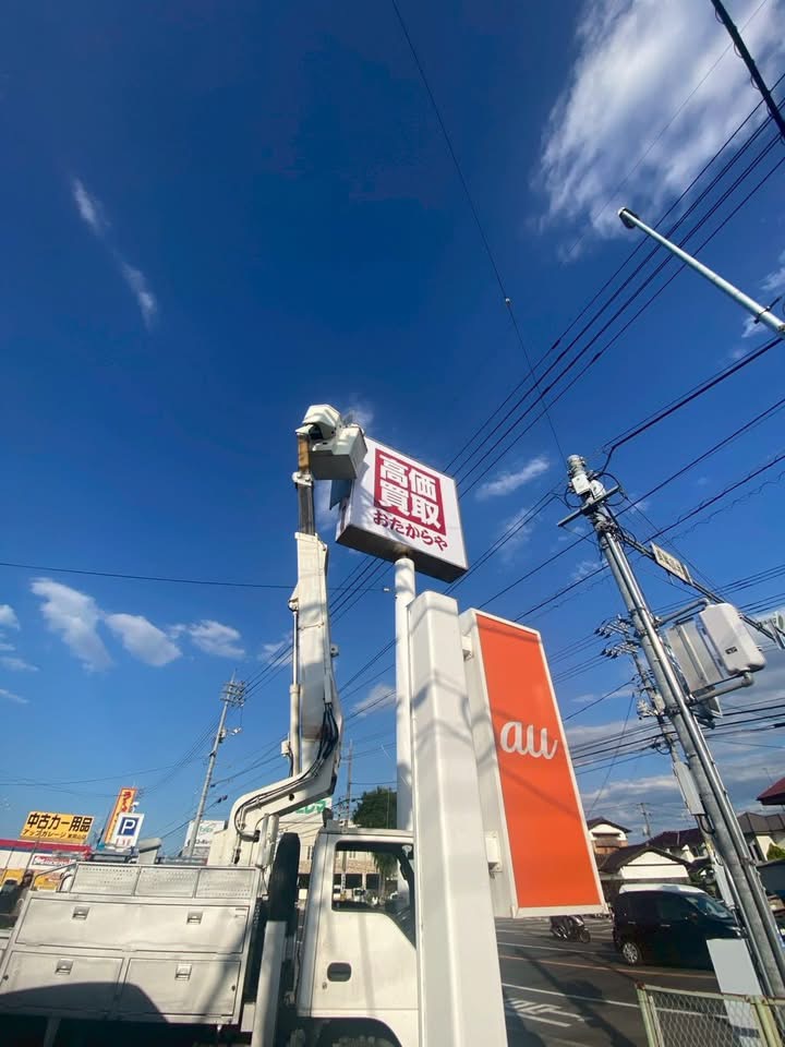 ウィンドウサイン施工工事の様子