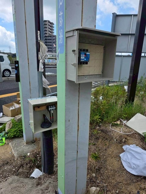 看板照明用の電源盤・タイマーを設置した電気工事の施工事例（岡山市）