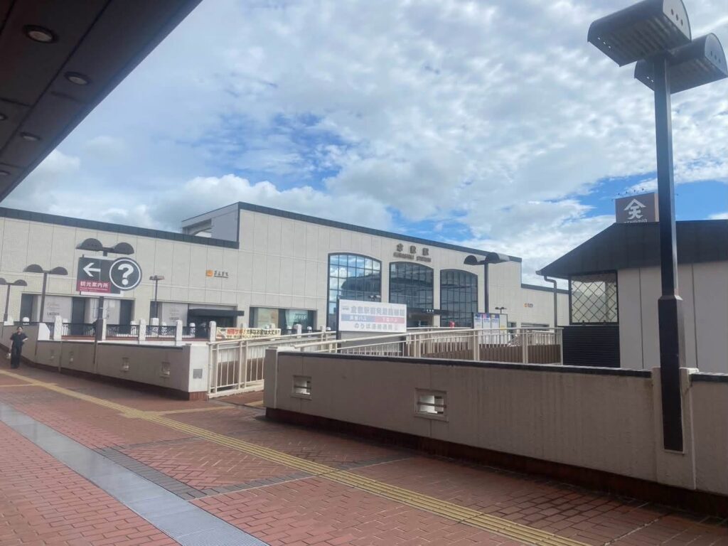 難波書店が入る倉敷駅南口の倉敷シティプラザビル入り口