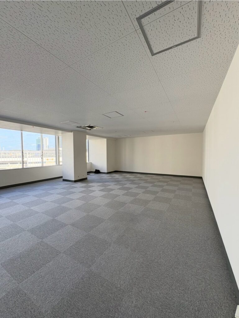 岡山市北区の駅前ビル、工事前のATOM法律事務所様オフィスの室内