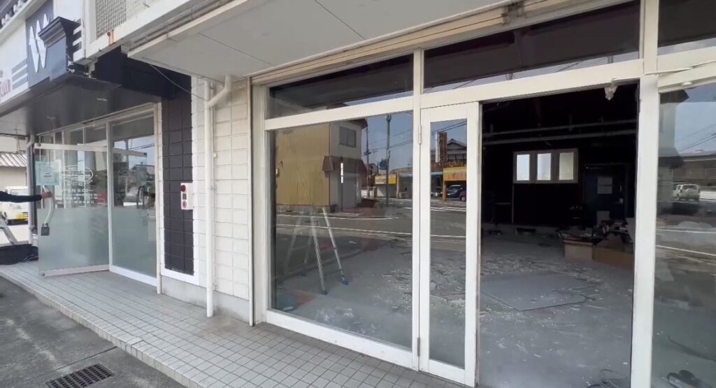 Washington龍野店様入口ドアbefore