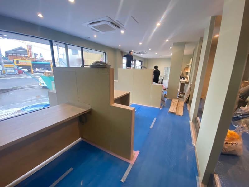 職人の技で着々とカタチになっていくヘアーサロン用特注カット台の製作現場(岡山)